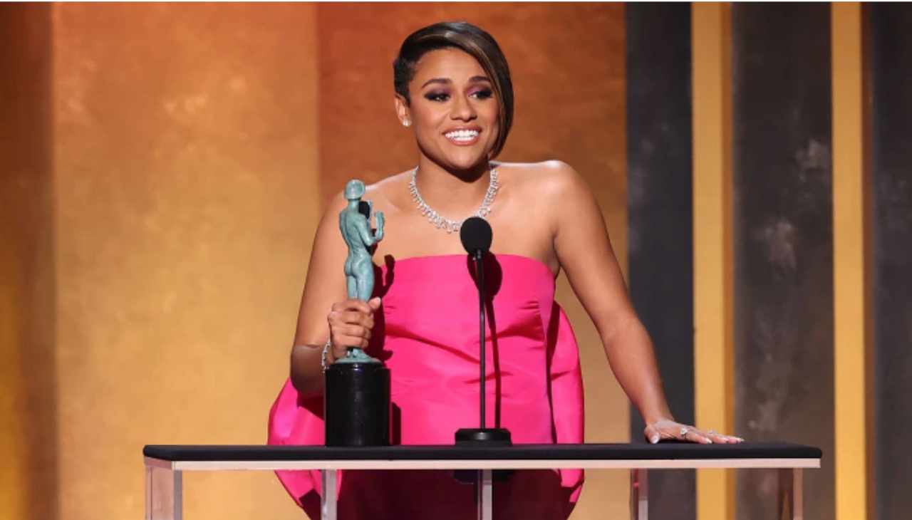 Ariana DeBose ha hecho historia en la última edición de los SAG Awards. Créditos: Getty Images. 