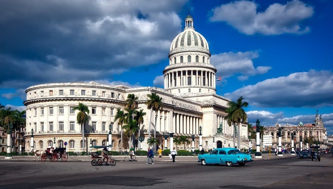 El edificio del capitolio es uno de los lugares más importantes para el gobierno cubano. Foto: Pixabay