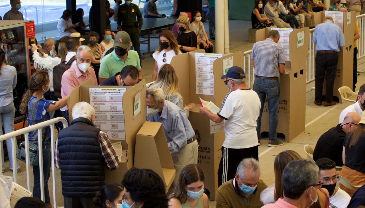 Elections in Colombia. Aspect of the March 13 voting in Medellín.