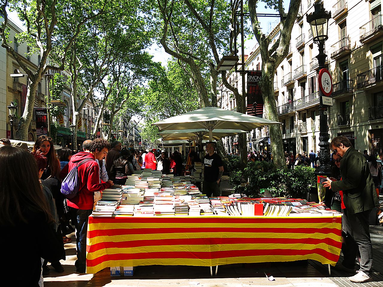 La Rambla de Barcelona, Sant Jordi 2016 Wikipedia