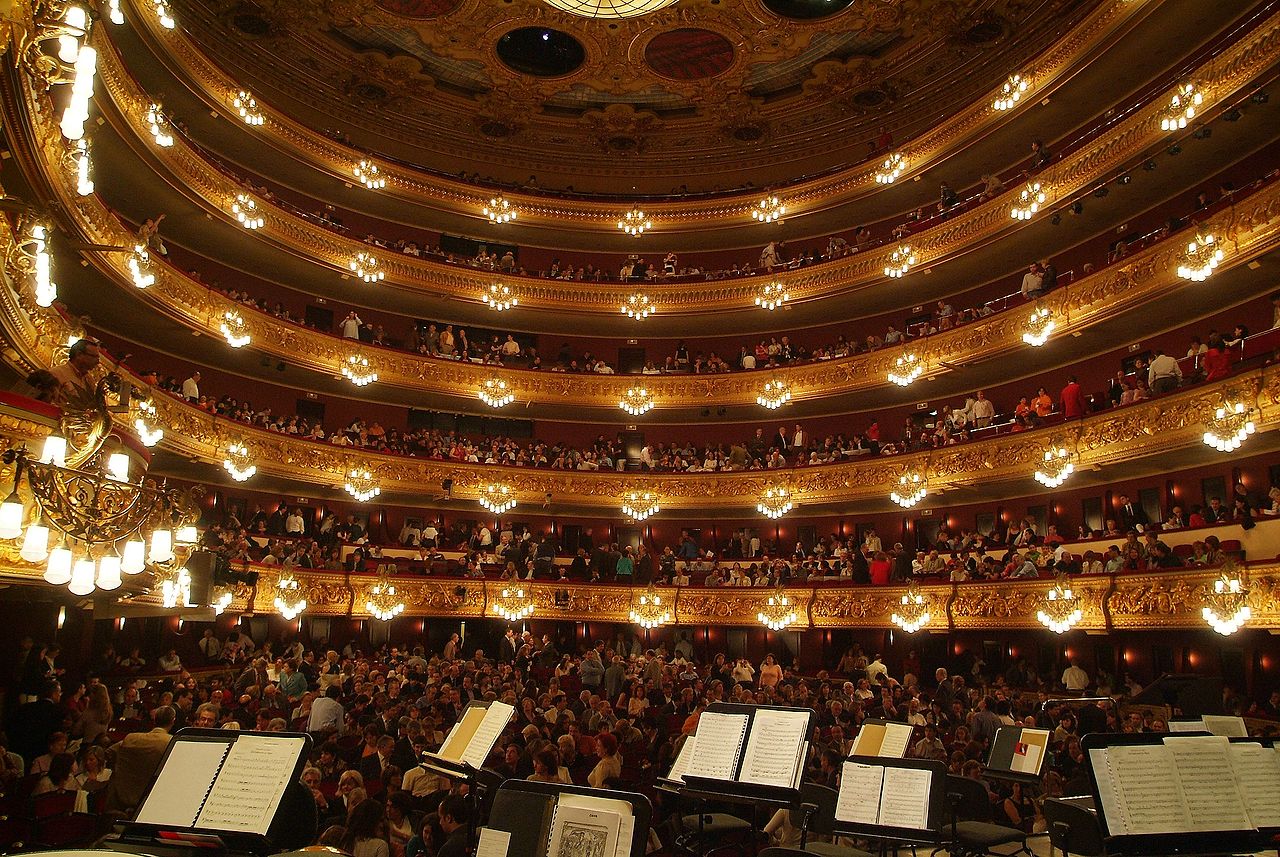 Liceu, interior. Source: Wikipedia