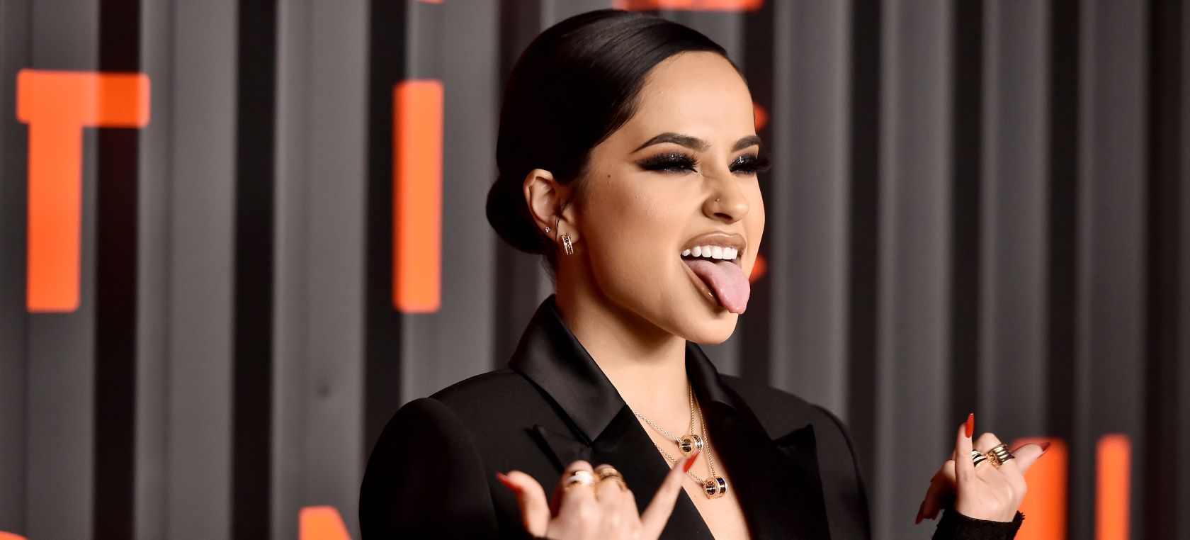 Becky G will record a collaboration with Luisa Sonza