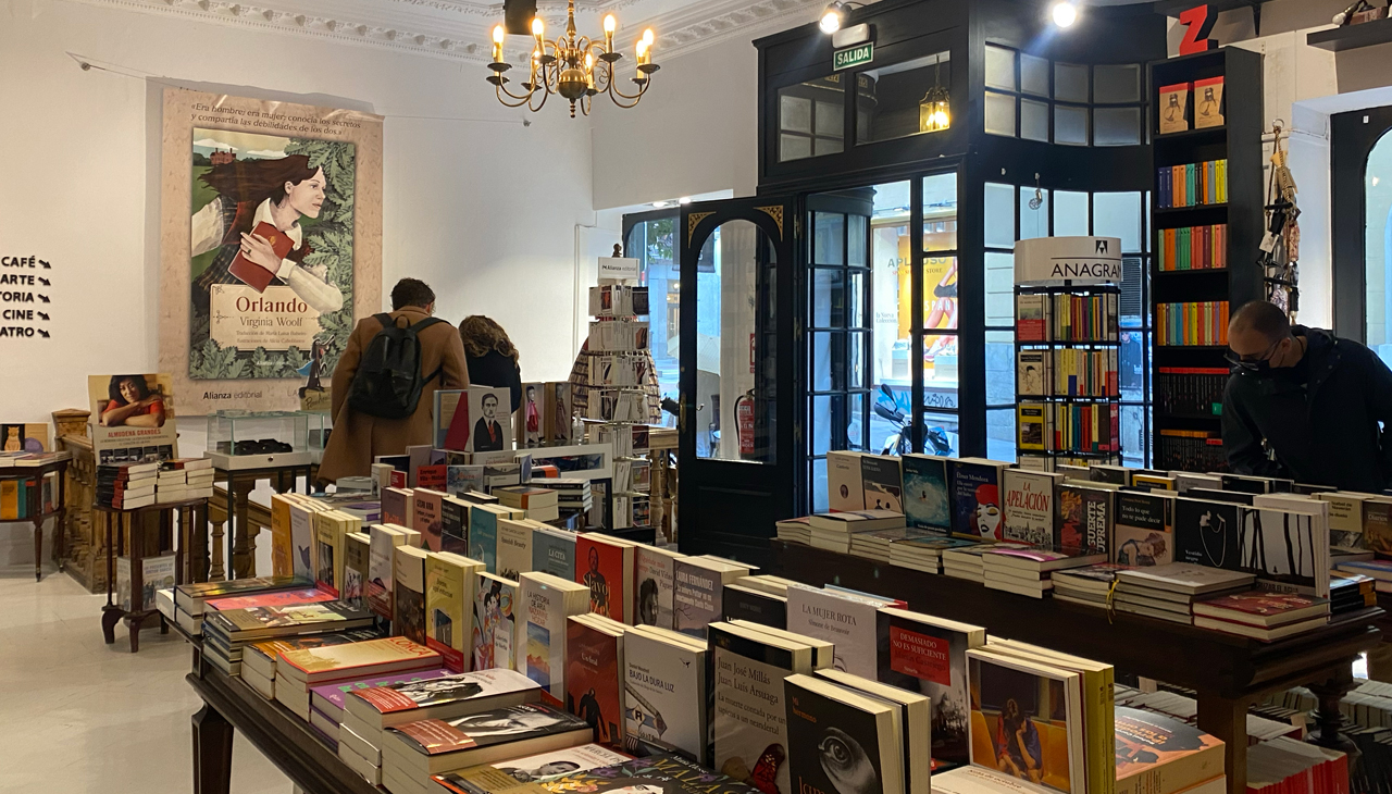 “La Mistral”, a bookstore not to be missed if you visit Madrid. Photo: Sandra Ramírez Ortega - AL DÍA.