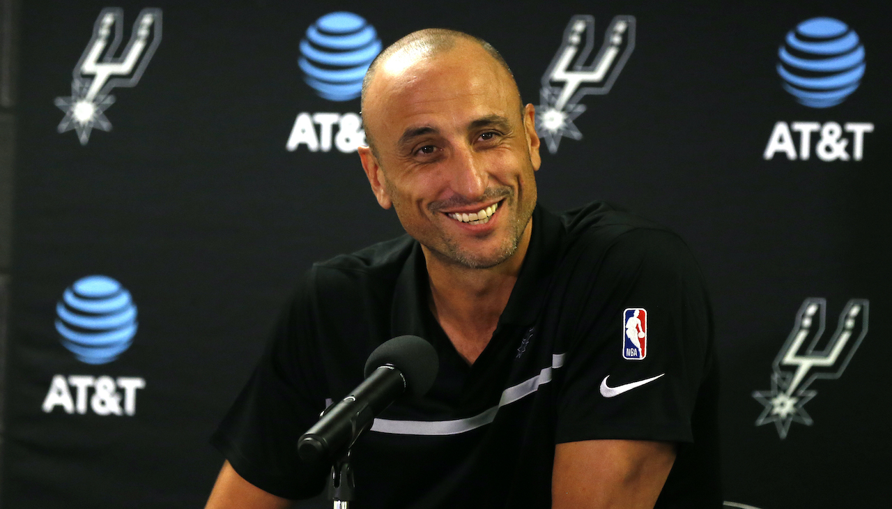 Manu Ginobili is one of the 13 people who will be inducted into the 2022 Naismith Memorial Basketball Hall of Fame. Photo: Ronald Cortes/Getty Images