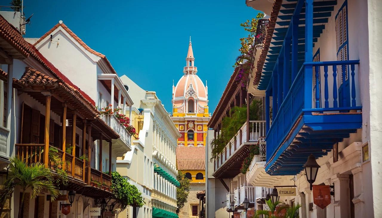 Cartagena de Indias is a Caribbean city with colorful houses in the historic center. Photo: Pixabay