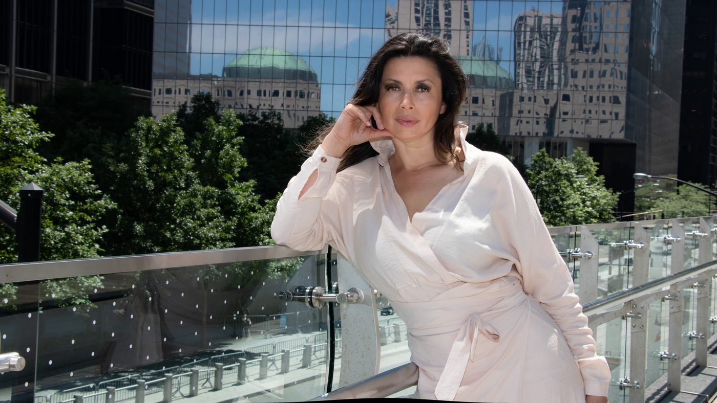 Based in New York, the journalist is the author of Caught in the Storm of War: Memoirs of a War Reporter. Courtesy Adriana Aristizábal / ivoice.agency