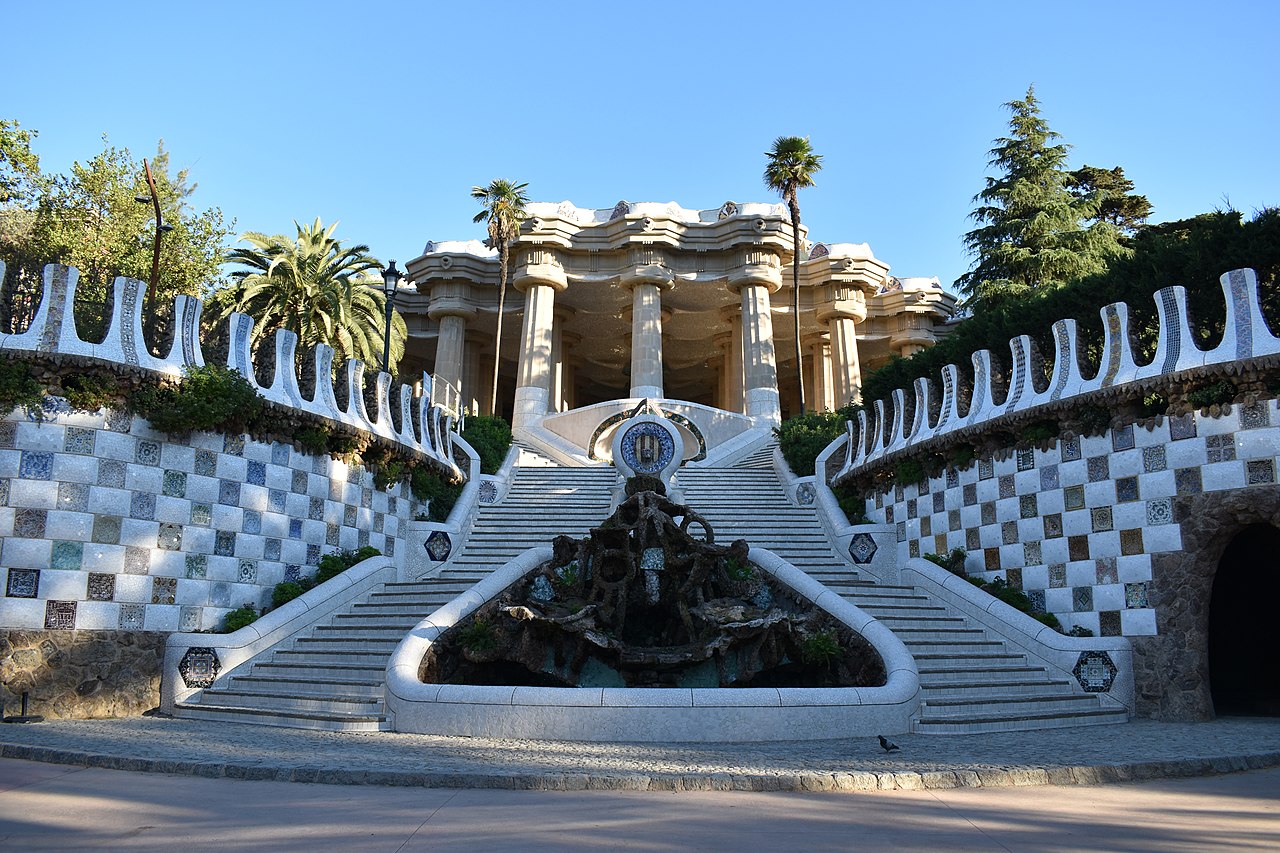 Main stairs of Park Güell, Barcelona. Photo: Wikipedia