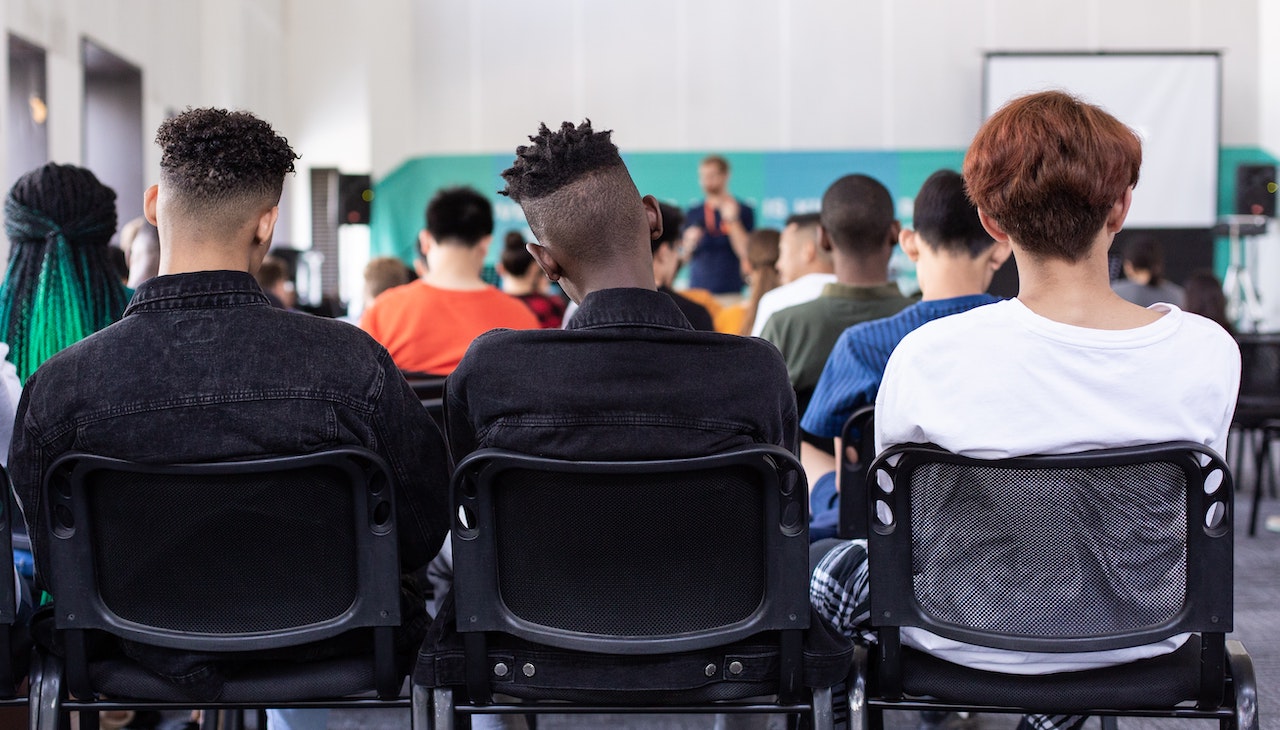 Starting May 9, Philly middle schools students will have to face periodic weapon screenings upon their entrance into school buildings. Photo: Sam Bayle/Unsplash 