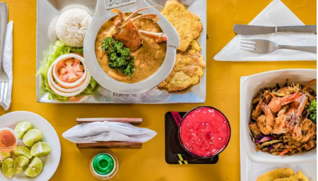 Seafood casseroles and coconut rice are part of the typical Cartagena menus. Photo: Kiosko El Bony