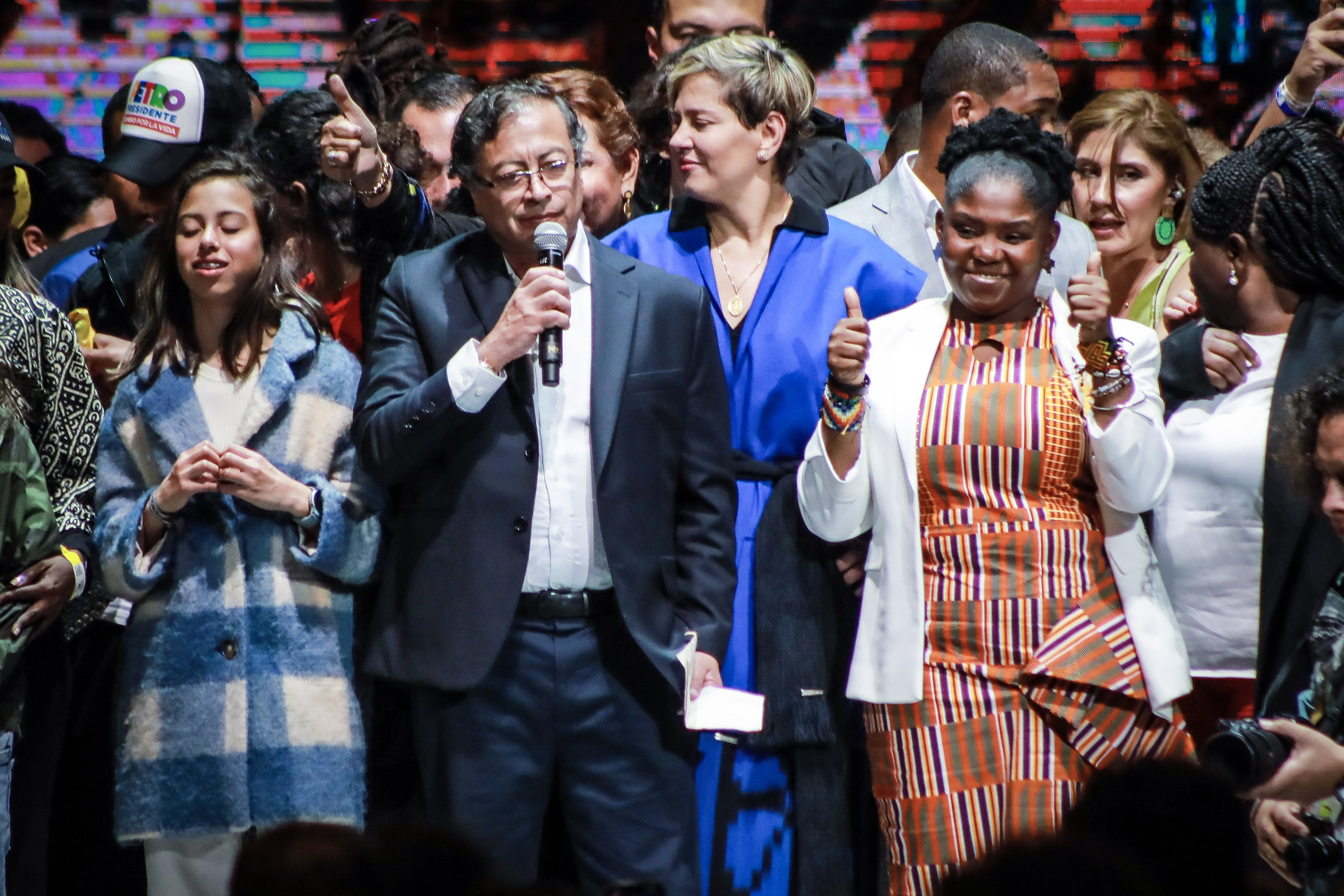 Gustavo Petro is now the first leftist president in the history of Colombia. Next to him, Verónica Alcocer, his wife, and Francia Márquez, the new Vice President Photo: Alexa Rochi / AL DÍA