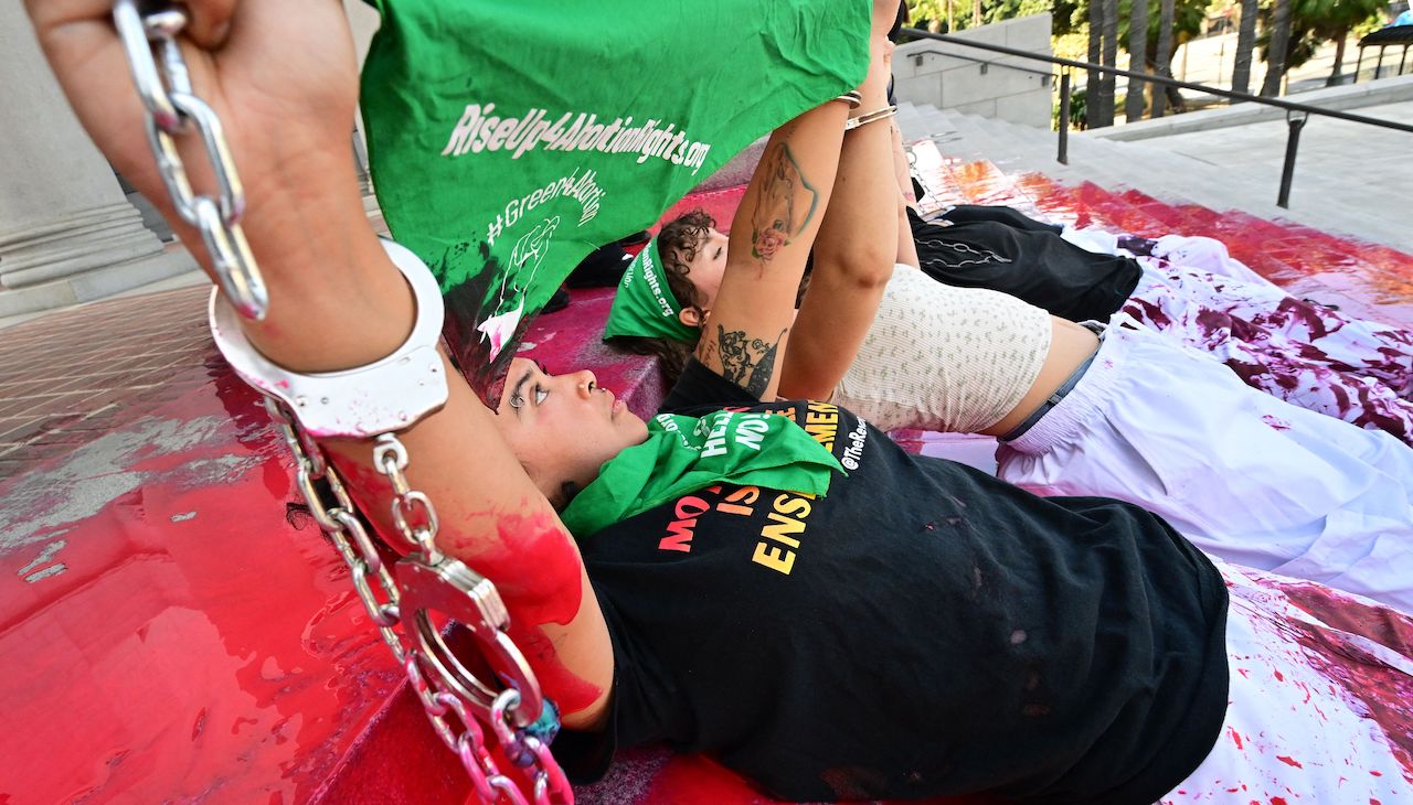 Abortion Advocates protest for rights. Photo: Frederic J. Brown/AFP via Getty Images. 