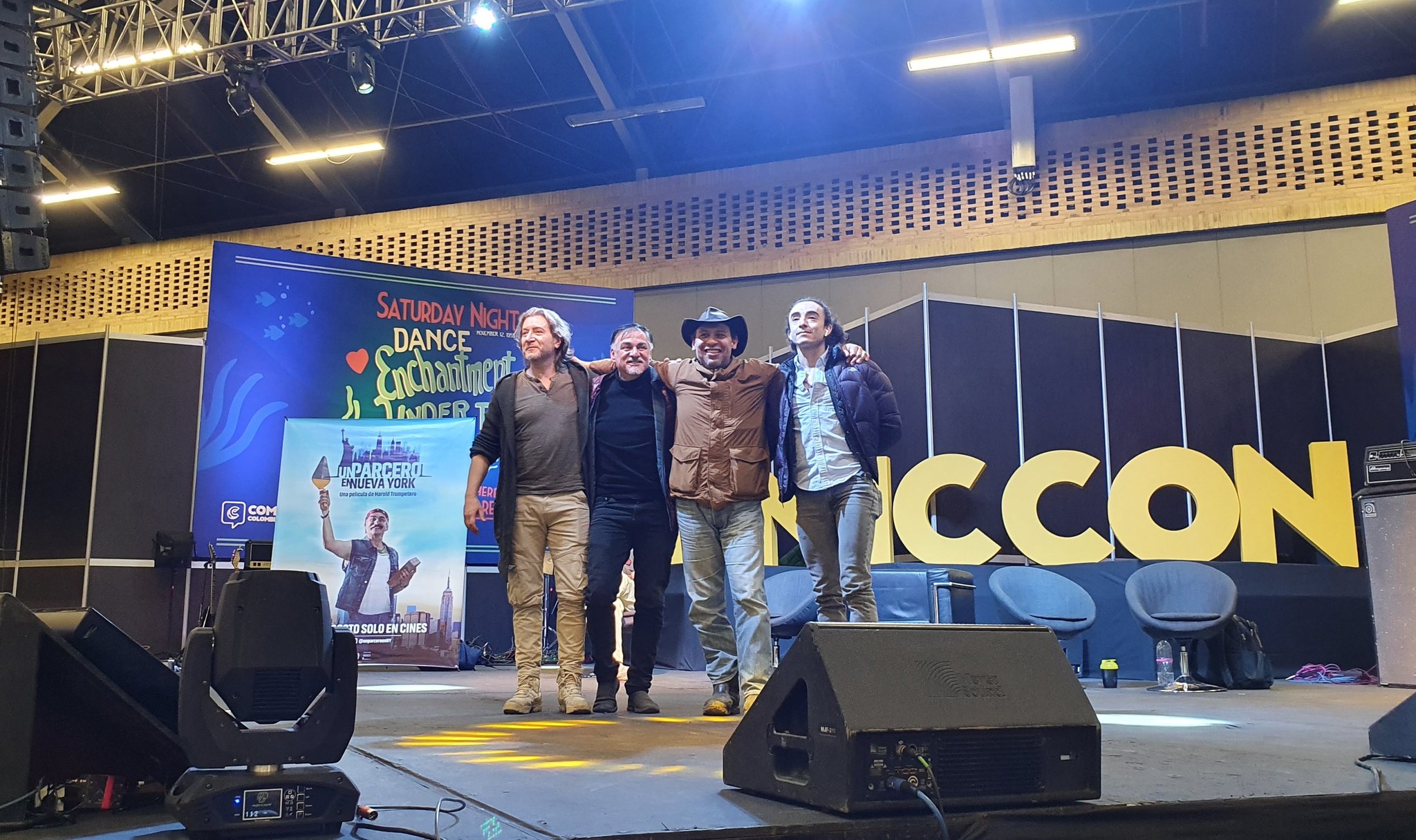 Presentation of the film at Comic Con Colombia with Walther Luengas, Carlos Hurtado, director Harold Trompetero and Francisco Bolívar. Twitter of Un Parcero en Nueva York.