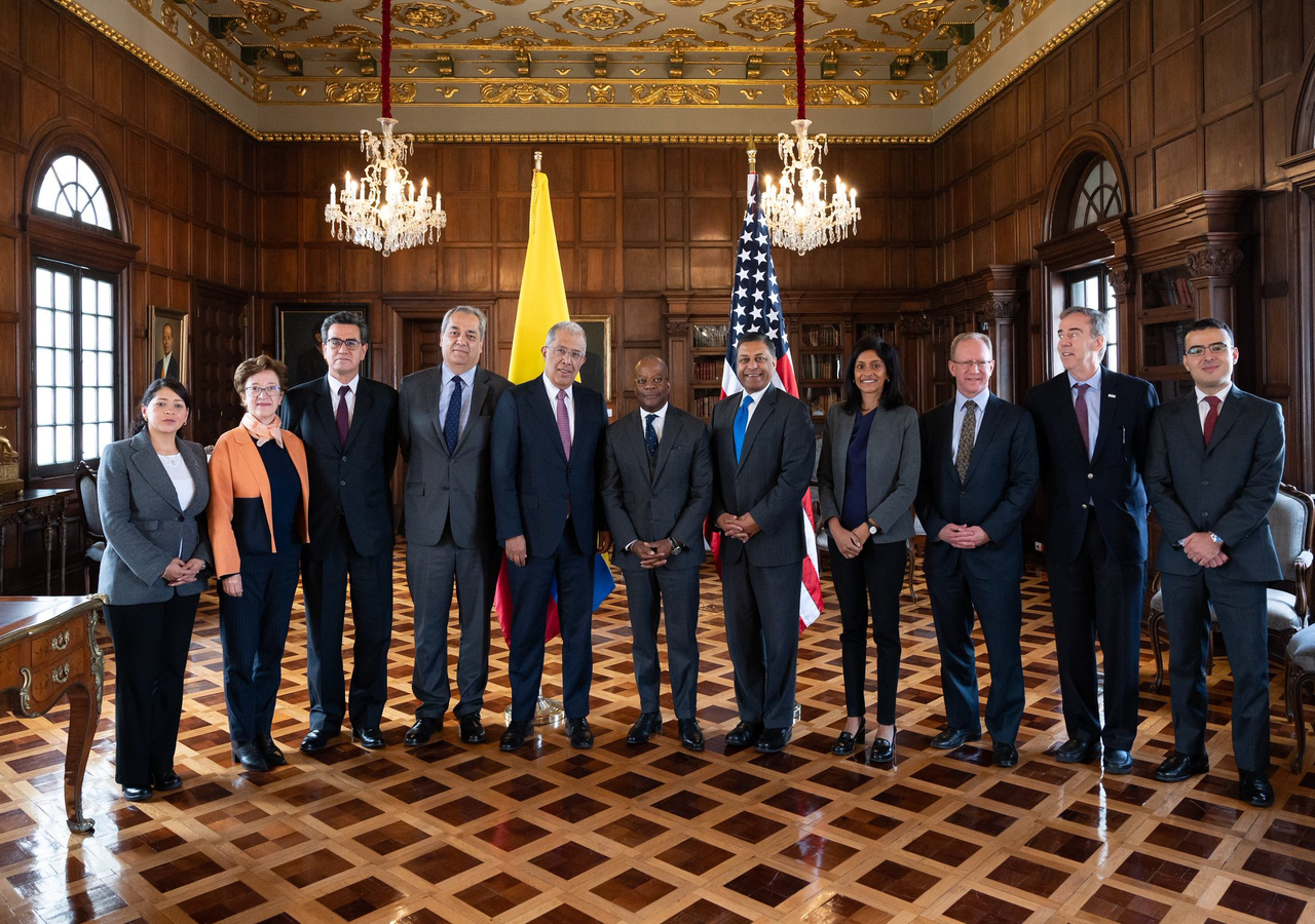 Encuentro de la delegación estadounidense con el Viceministro de Relaciones Exteriores colombiano. Twitter de Cancillería Colombia.