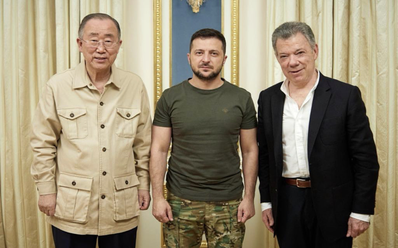 According to The Elders organization both officials visited Bucha and Irpin this Tuesday to "understand the atrocities committed by Russian forces there". Instagram of Juan Manuel Santos.