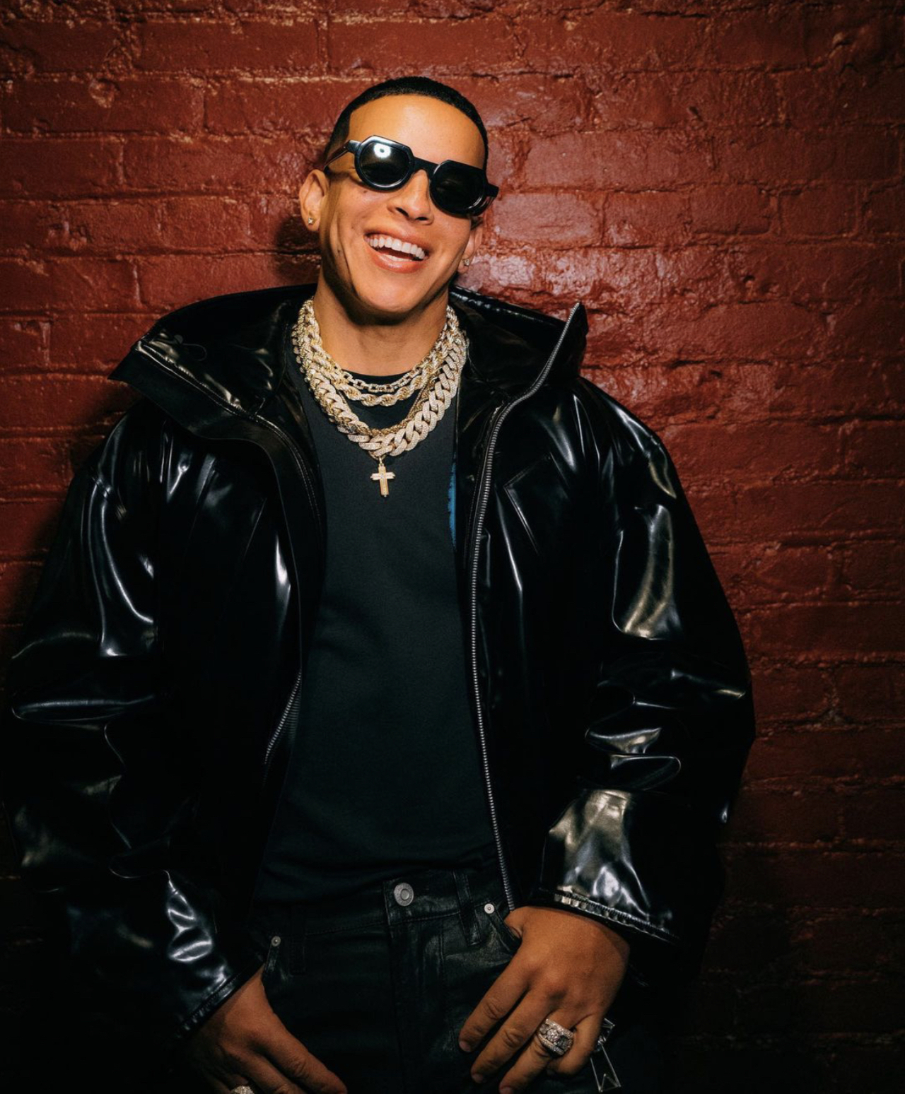 La Última Vuelta World Tour is the eighth and last musical tour of Puerto Rican rapper Daddy Yankee, made in order to promote his seventh and latest album "Legendaddy". Daddy Yankee's Instagram.