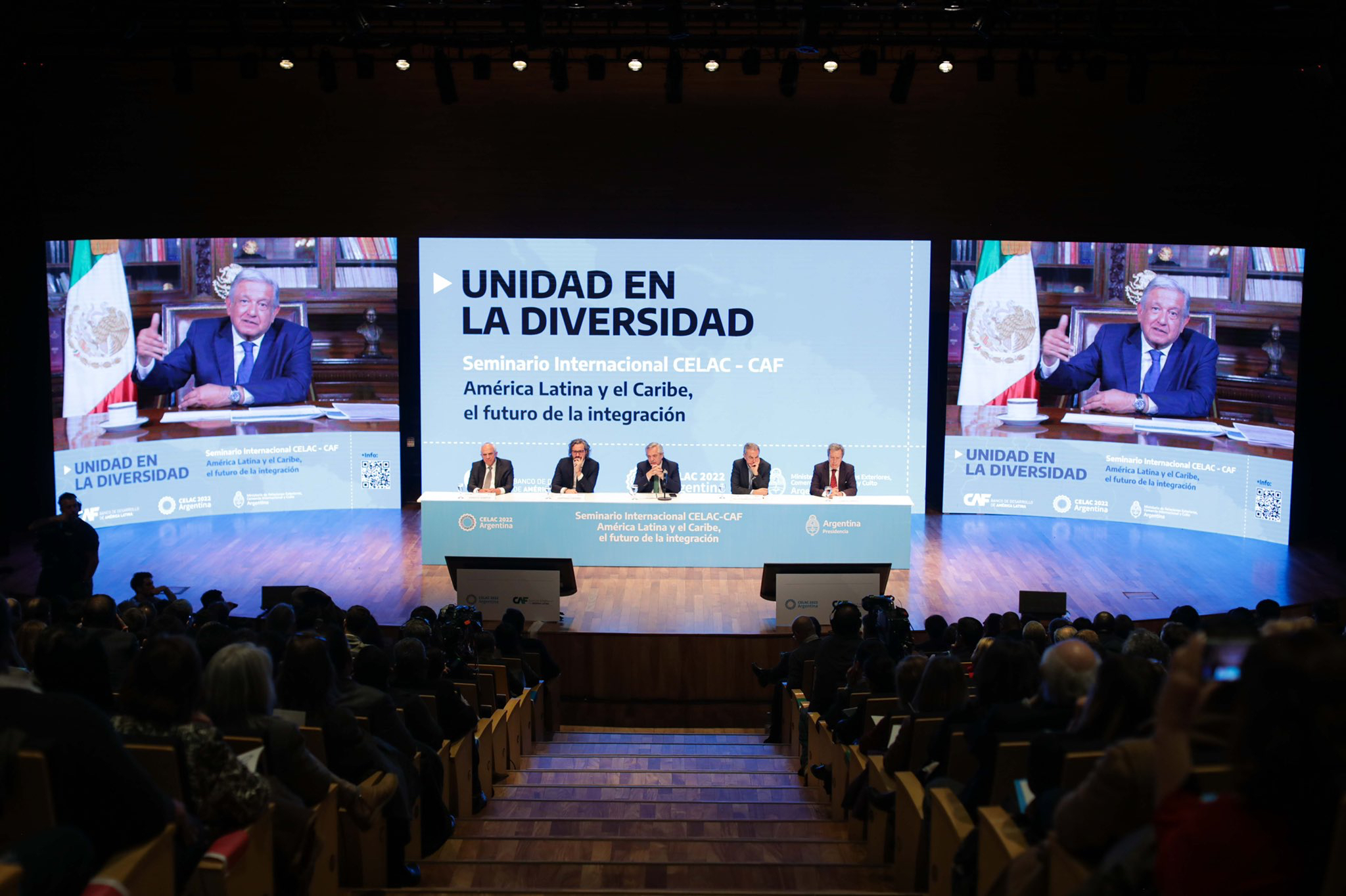 "The decision to unite allows any tragedy to find us stronger. It is a great opportunity and a huge challenge" wrote on his twitter account the president of Argentina. Twitter Alberto Fernández. 