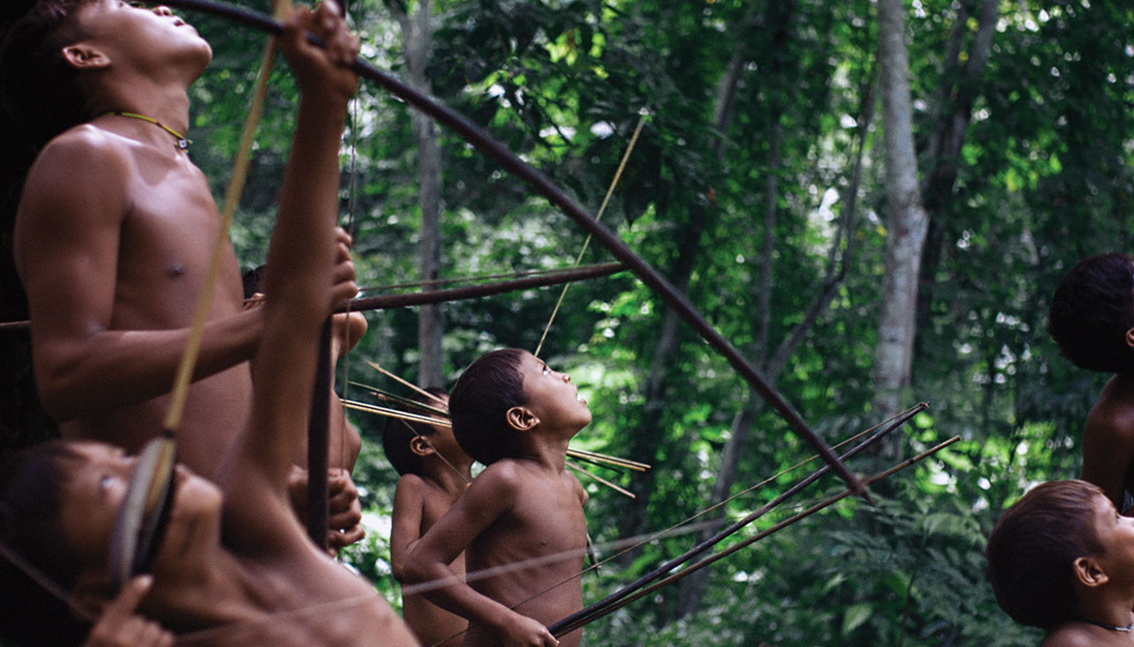 El documental brasileño “A Última Floresta” relata la historia de lucha del pueblo nativo Yanomami contra la invasión de excavadores, que contaminan sus recursos naturales y propagan enfermedades. Foto: Pedro J. Márquez. 