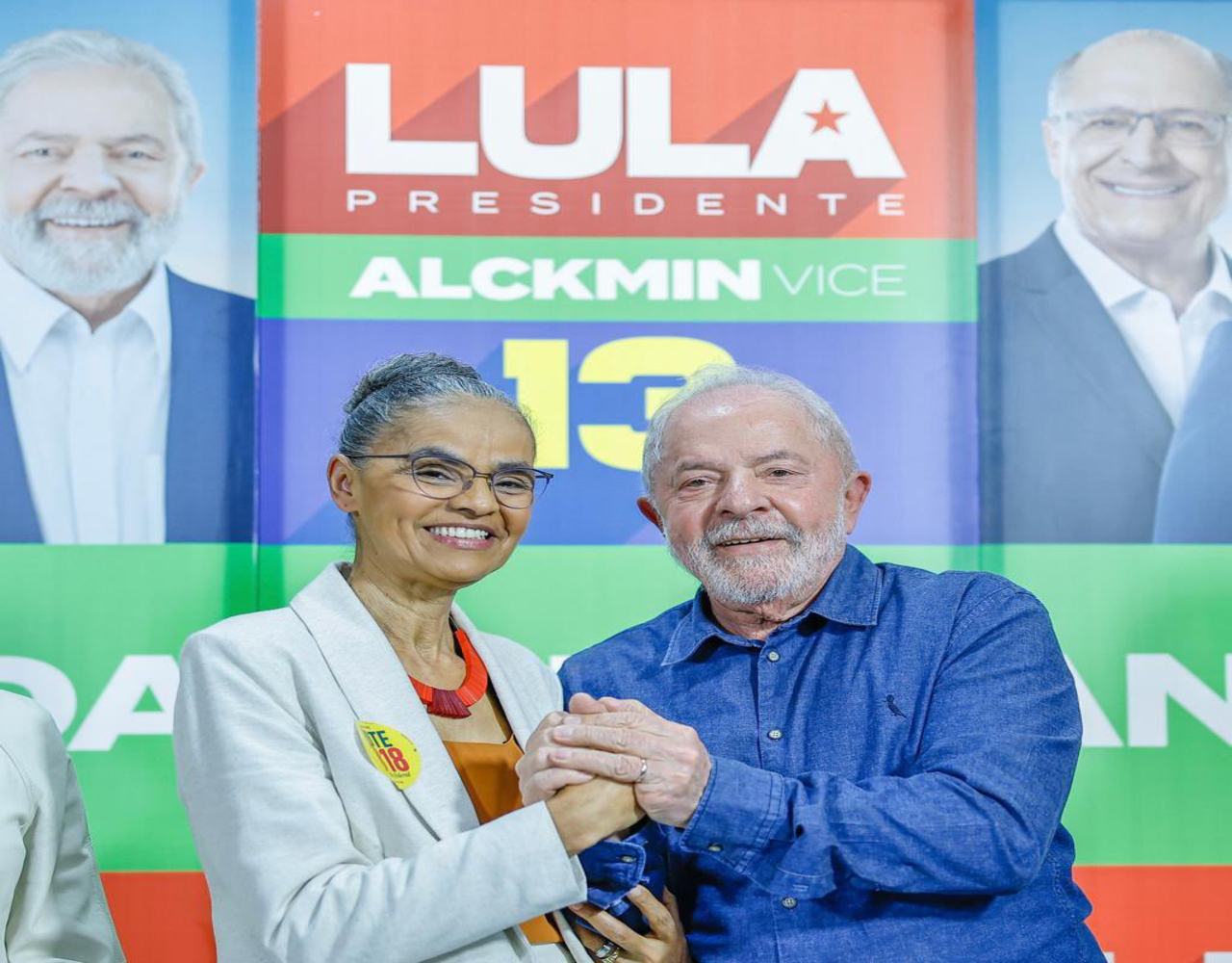 In President Lula's first term in office between 2003 and 2007, Silva was in charge of the Environment portfolio. Twitter of @ricardostuckert.