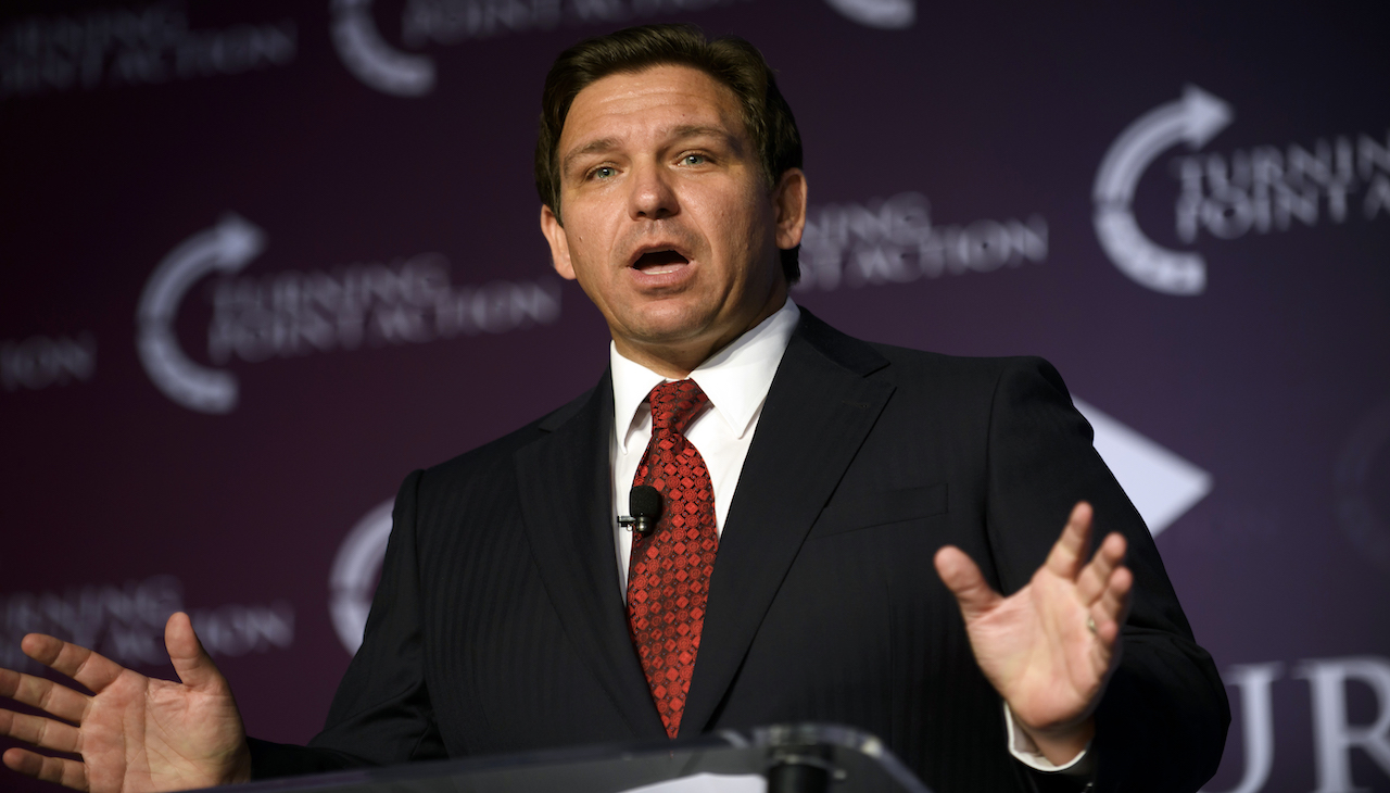 Gov. DeSantis' communications director confirmed the migrant relocation program will continue with two flights heading to Illinois and Delaware. 