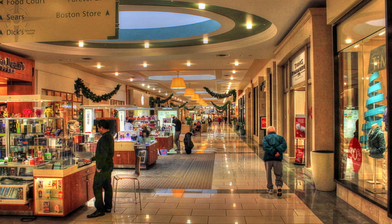 Experts say shopping could slow down at Christmas. Photo: Hippopx