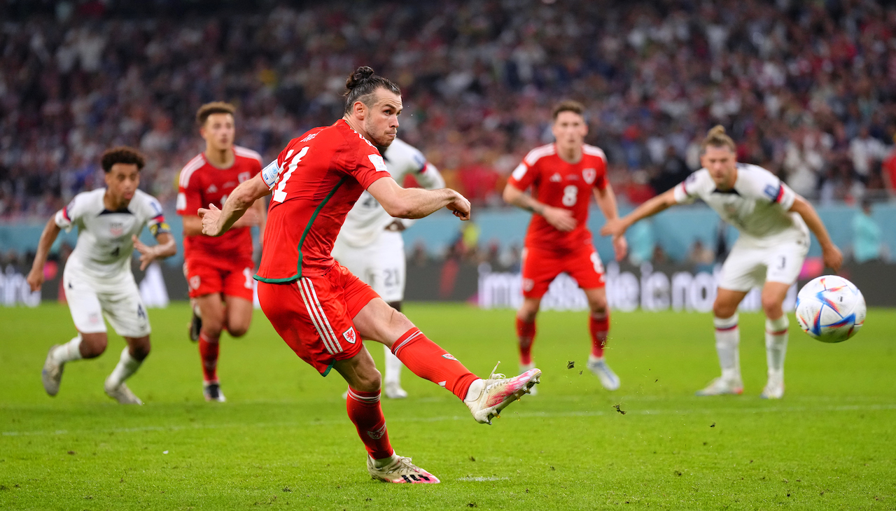 Gareth Bale's late penalty saves the Welsh as they draw the U.S., 1-1. 