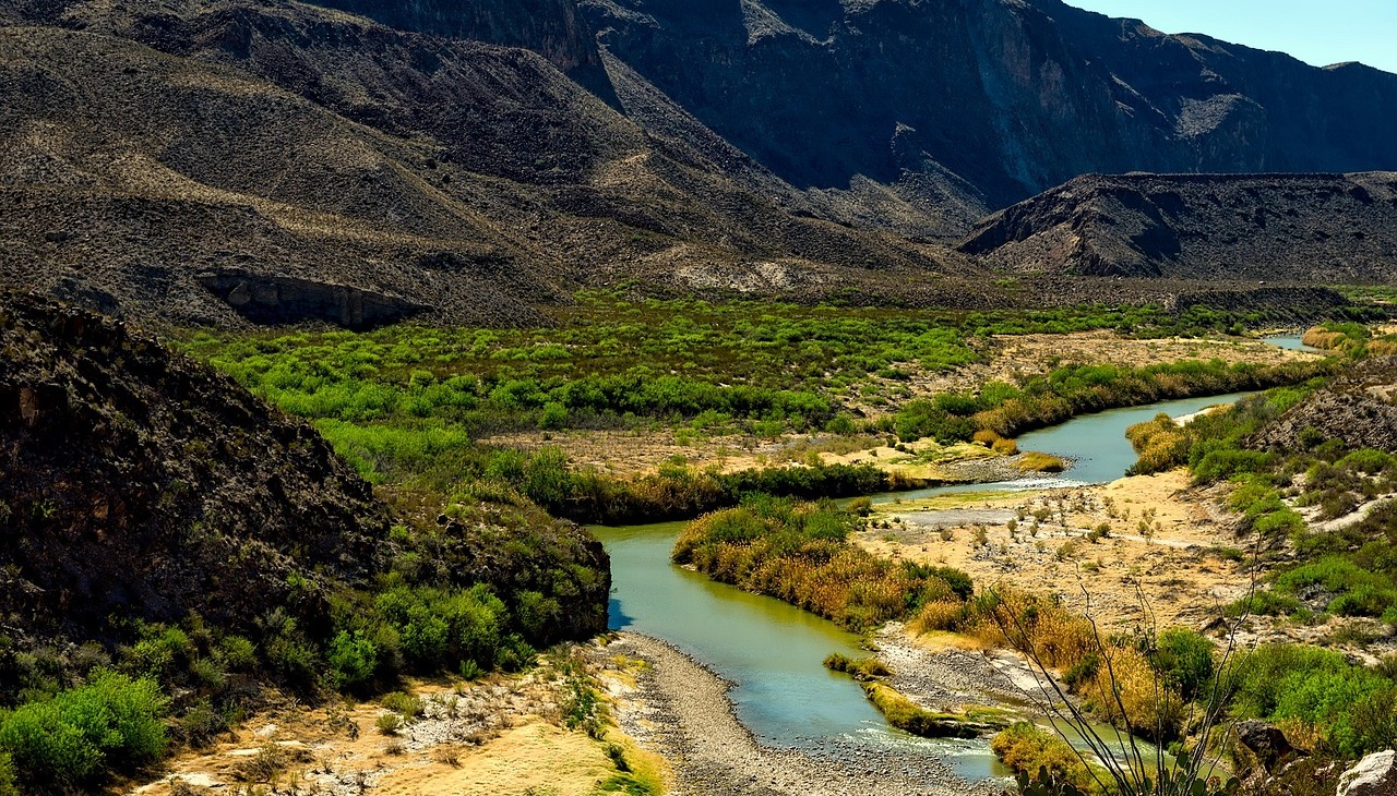 Border river.