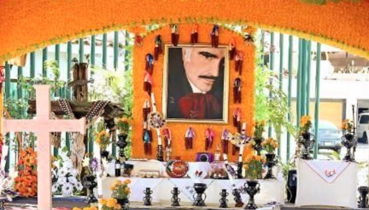 Vicente's altar at the hacienda 'Los 3 Potrillos'. Photo: Instagram El Rey