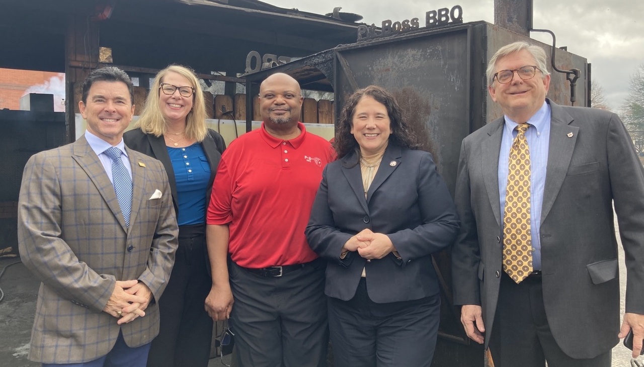 Isabel Casillas Guzman, SBA Administrator, visiting restaurant in Atlanta. 