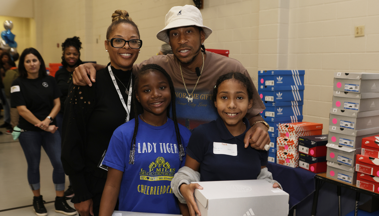 Ludacris donating shoes along with Shoes That Fit in Atlanta. 