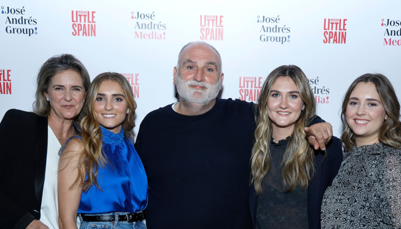 Patricia Fernández de la Cruz, Carlota Andrés, José Andrés, Inés Andrés and Lucía Andrés. Foto: Getty. 