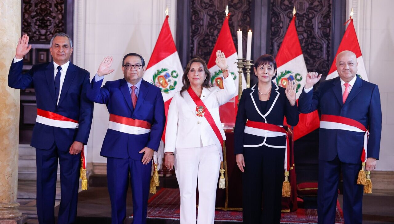 Peruvian president Dina Ercilia names ministers.