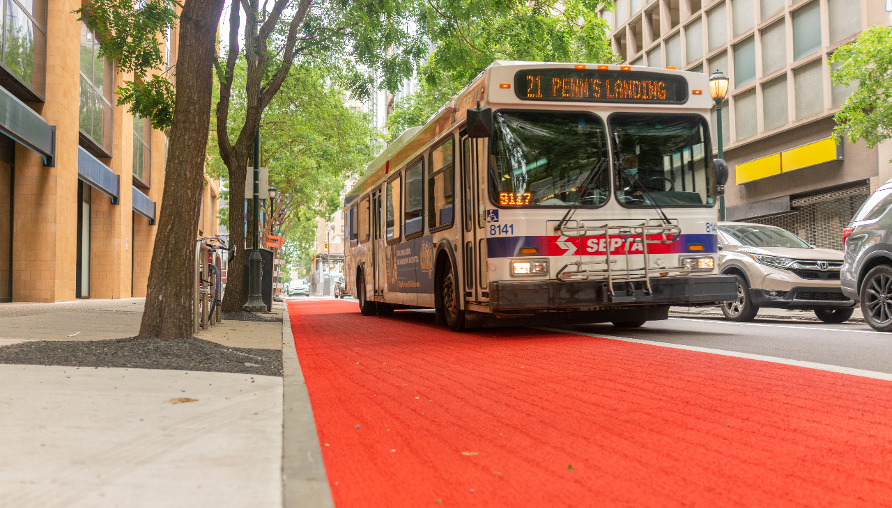 The red bus lane on Chestnut Street. Photo credit: City of Philadelphia