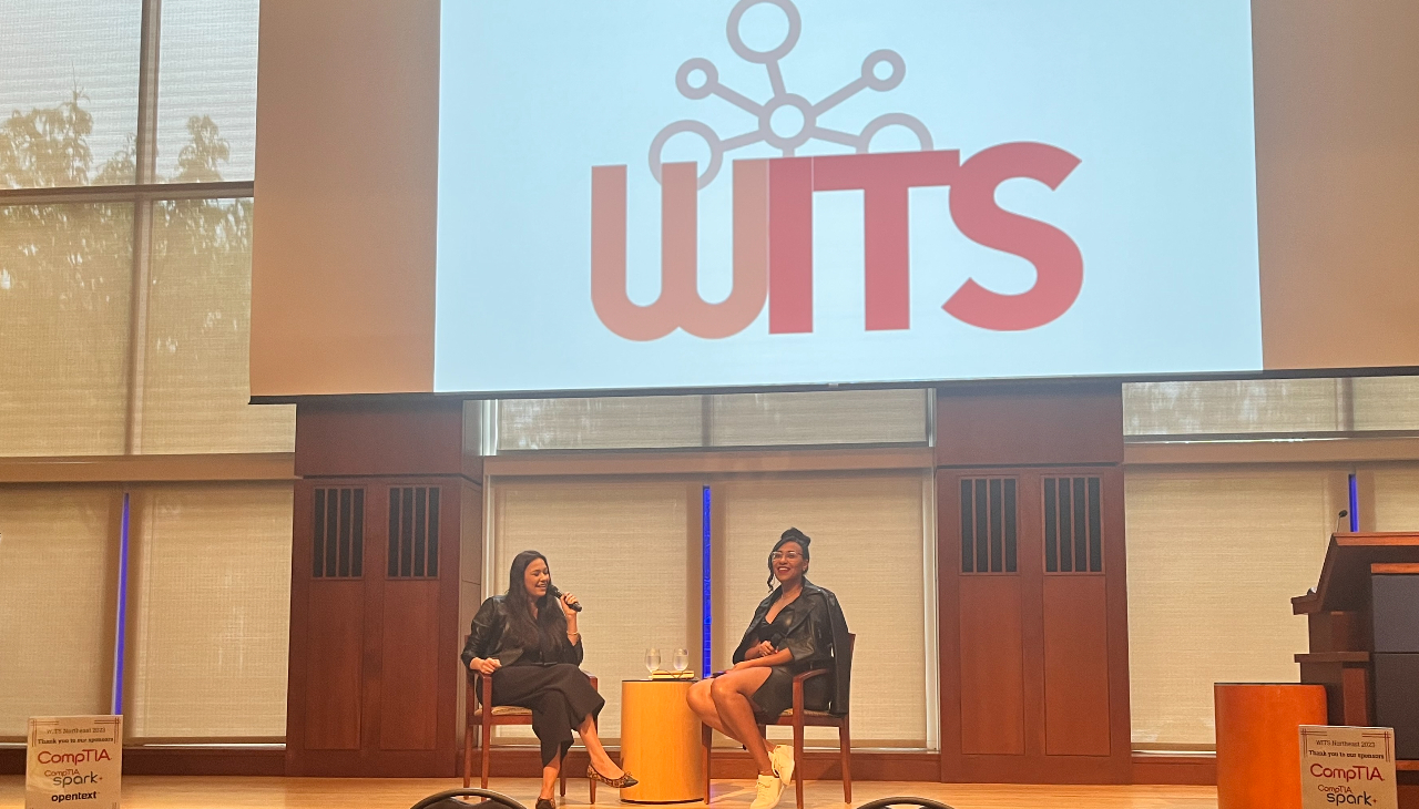 Isabelle Kent (left) and Shannon Morales (right) converse at the 2023 Women in Tech Summit. Photo: Jensen Toussaint/AL DÍA News.