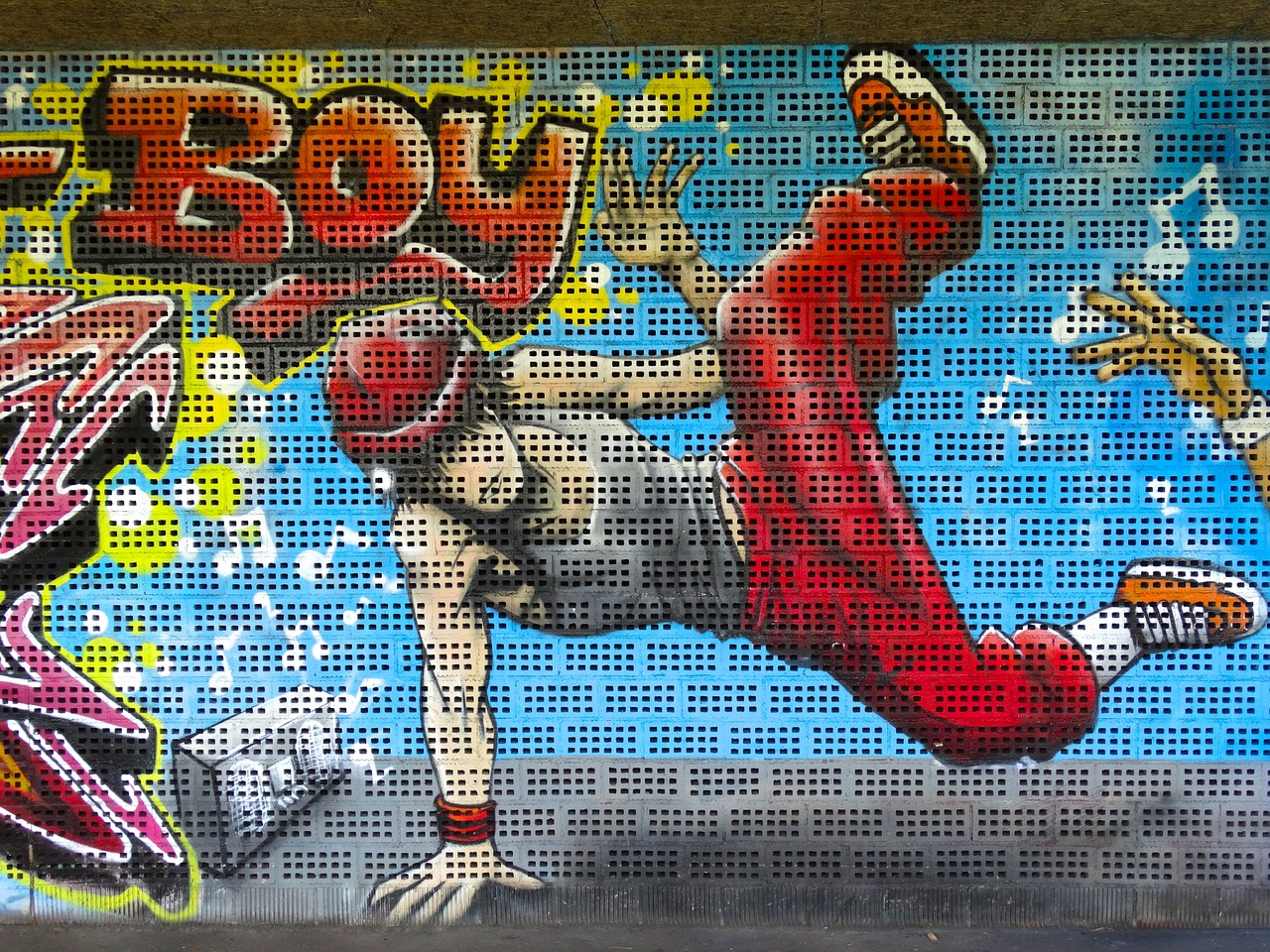 Breakdance graffiti.