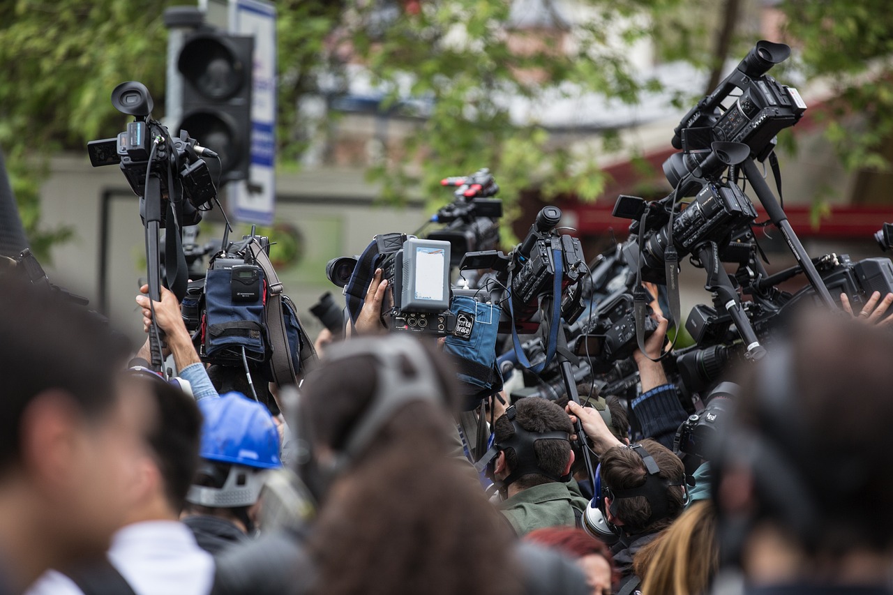 Press conference. 