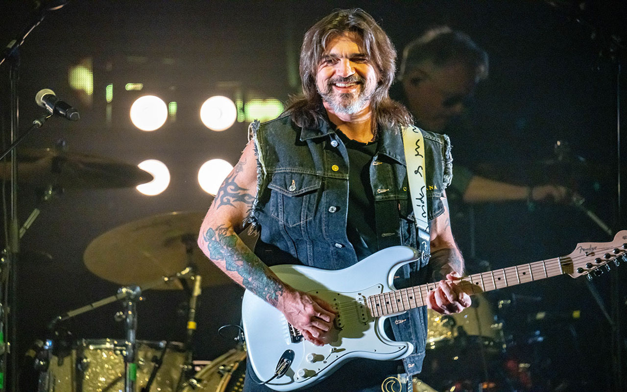 Juanes performs to a sold-out crowd at The Fillmore in Philadelphia March, 13. Photos: Peter Fitzpatrick/ALDIA News