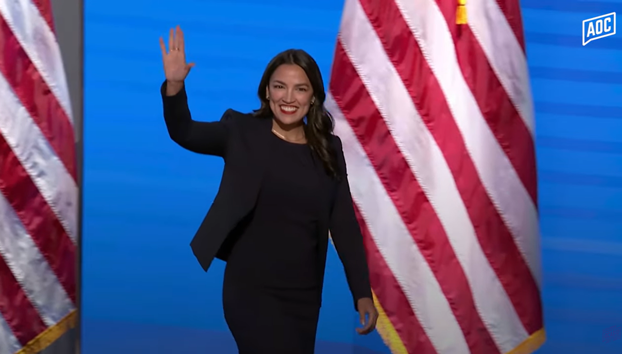 AOC durante la convención demócrata