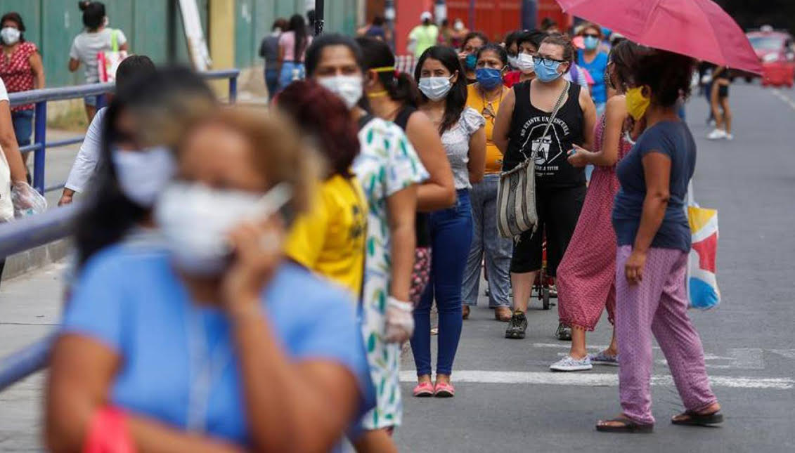 women in Peru. Photo: Reuters