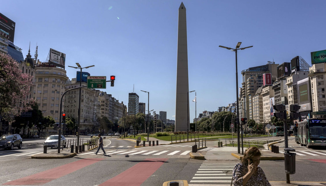 Argentina prepara también un nuevo programa con el FMI.Bloomberg