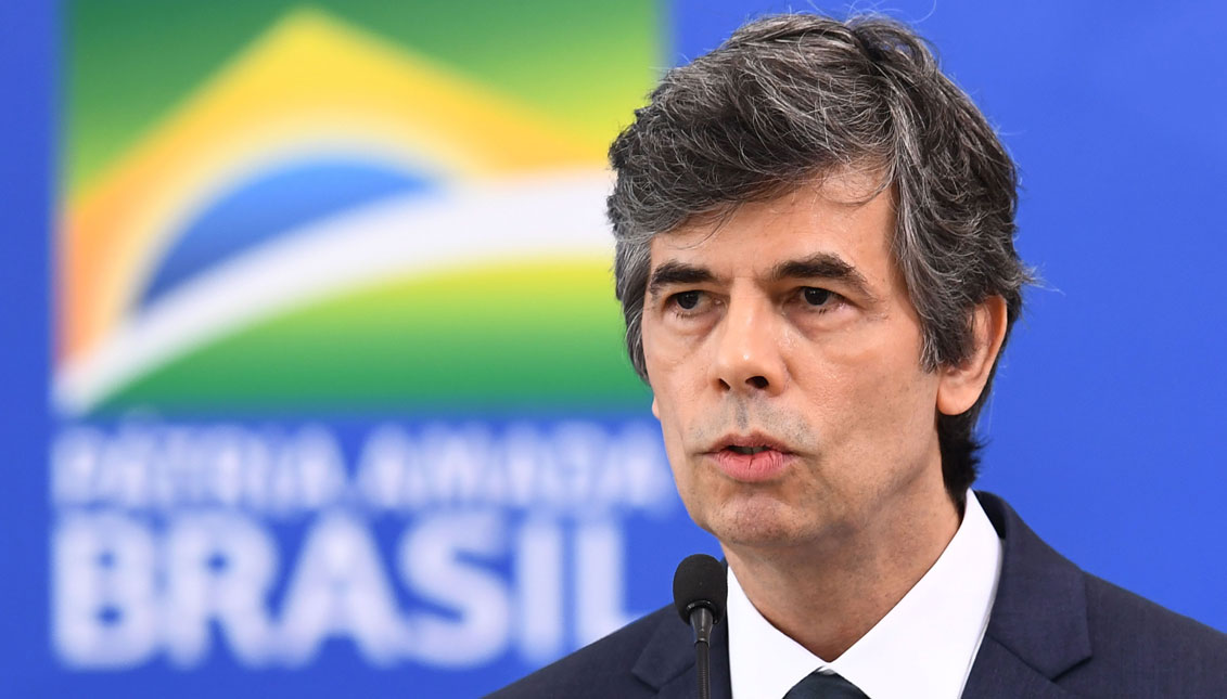 Renuncia Nelson Teich, Ministro de Salud de Brasil, por “incompatibilidades” con Jair Bolsonaro sobre el coronavirus Covid-19. (Foto: AFP / EVARISTO SA).