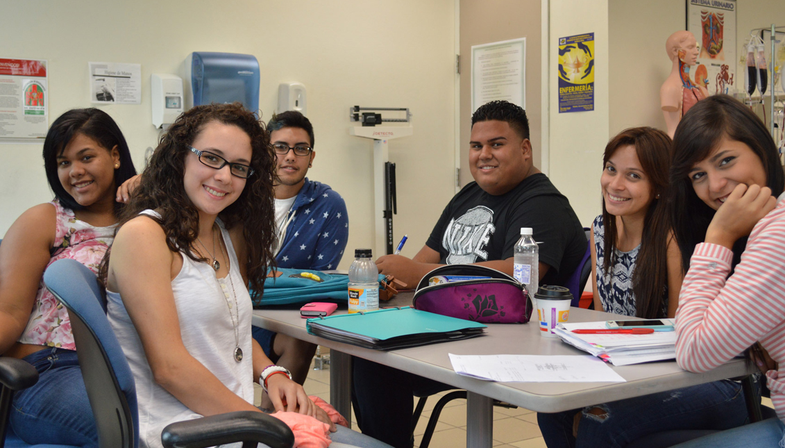 A group of students from Inter American University is launching a satellite involved by NASA. Photo: prepona.info
