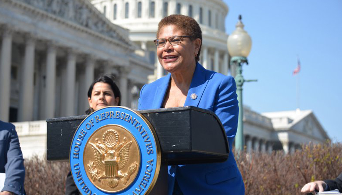 Cortesía de la Oficina de la Congresista Karen Bass