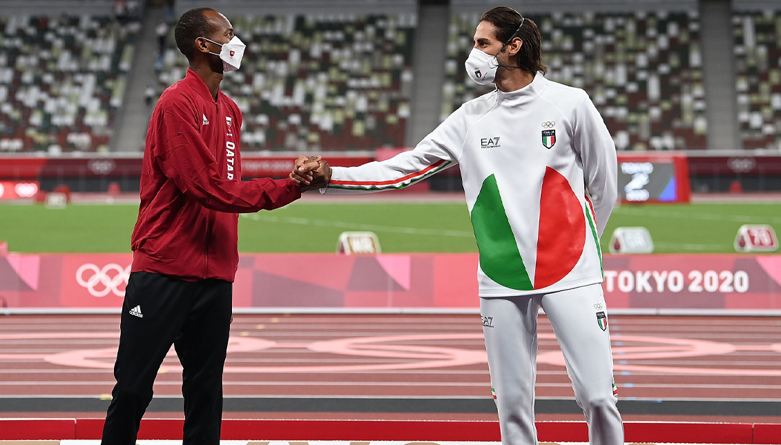  Mutaz Essa Barshim de Qatar and Gianmarco Tamberi de Italia compartieron el oro en salto de altura. Getty Images