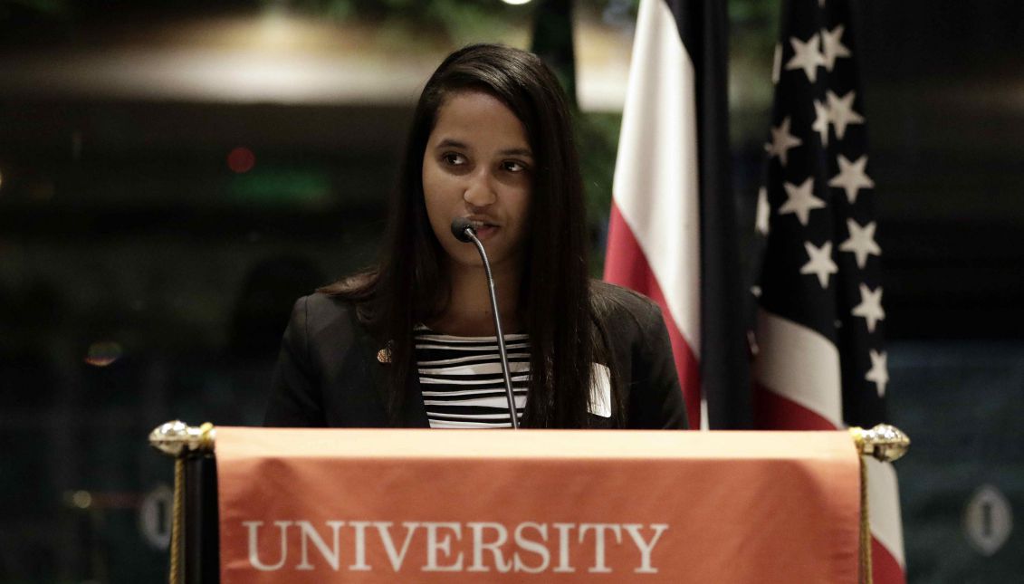 Young student Chantal Newallo (2R) from Trinidad and Tobago speaks after receiving the Payless ShoeSource undergraduate scholarship, in San Jose, Costa Rica on Mar. 30, 2017. EFE/Jeffrey Arguedas.
