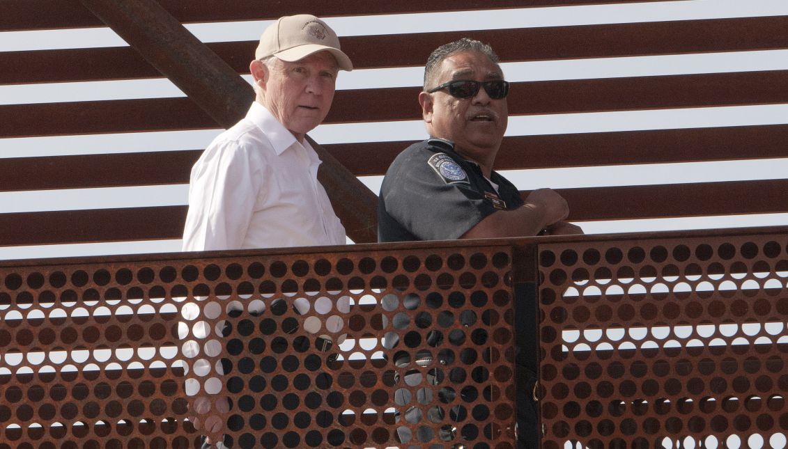 US Attorney General Jeff Sessions (L) visits the Mariposa border in Nogales, Arizona, United States, 11 April 2017, as part of his visit to the border between Mexico and the US. EFE/Gary Williams
