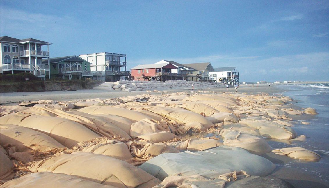 Erosian at the west end of Ocean Isle Beach in North Carolina. Source: Wikimedia
