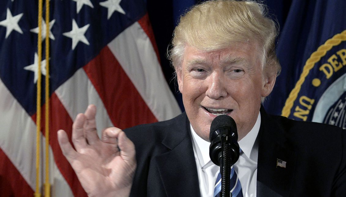 US President Donald J. Trump makes remarks at the Department of Veterans Affairs in Washington, DC, USA 27 April 27 2017. EPA/Olivier Douliery / POOL
