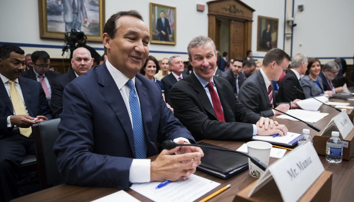 CEO of United Airlines Oscar Muñoz (L) talks with United Airlines President Scott Kirby (R) prior to testifying before the House Committee on Transportation and Infrastructure hearing to examine US airlines customer service policies, Capitol Hill in Washington, DC, USA, 02 May 2017. EPA/SHAWN THEW
