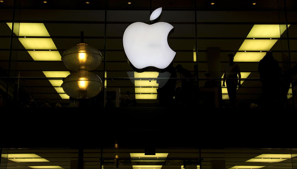  A view of the US technology company Apple store logo sign in Munich, Germany, 11 March 2017. EPA/CHRISTIAN BRUNA
