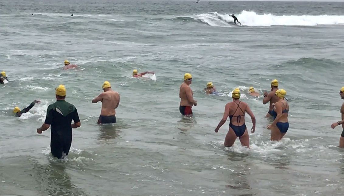 View of the swimmers taking part in the Pan-American Colibri Swim, at Imperial Beach in Southern California, United States on May 5, 2017. EFE/ALEXANDRA MENDOZA
